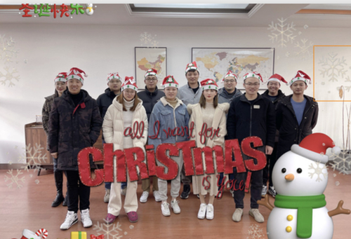Friend Machinery manda congratulazioni a tutti gli amici per Natale e il nuovo anno 2022