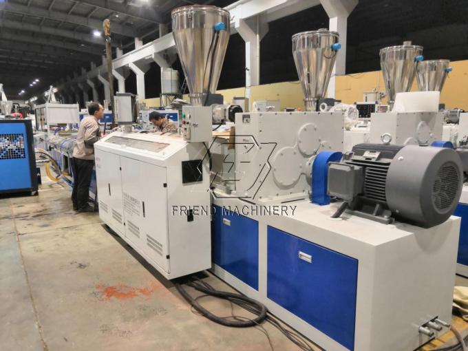 Il PE spolverizza la linea di produzione dell'estrusione di profilo di WPC vite gemellata conica 3