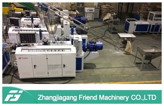 Un buon prezzo. Espulsore composito ad alta temperatura della macchina di profilo di TUV Wpc in linea