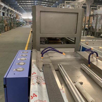 Un buon prezzo. Strato del PVC WPC che rende a macchina anti operazione conveniente chimica in linea