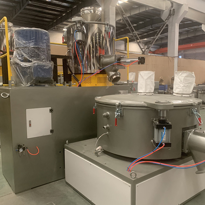 Un buon prezzo. 300/600 di riscaldamento e macchina di plastica d'acciaio calda mescolantesi fredda del miscelatore della resina del PVC in linea