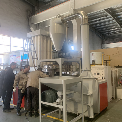 Un buon prezzo. Capacità di lavorazione industriale della macchina 300kg/H del Pulverizer del PE del PVC dei pp alta in linea