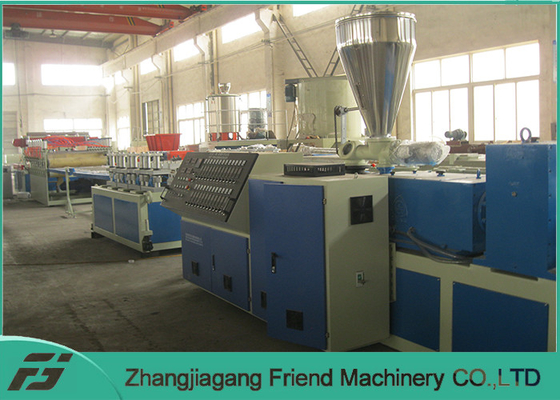 Un buon prezzo. Nessuna linea di produzione del bordo di deformazione WPC larghezza del bordo della macchina 1240mm della porta di Wpc in linea