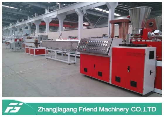 Un buon prezzo. macchina di plastica del tubo di capacità 150kg/H con il materiale della materia prima della polvere del PVC in linea