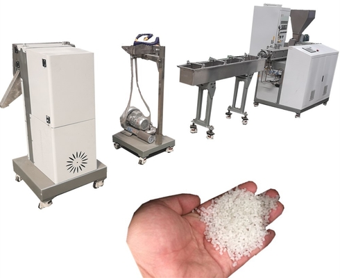 Un buon prezzo. Linea di plastica di granulazione della striscia di tirate di raffreddamento ad acqua della macchina dell'appalottolatore della vite gemellata parallela in linea