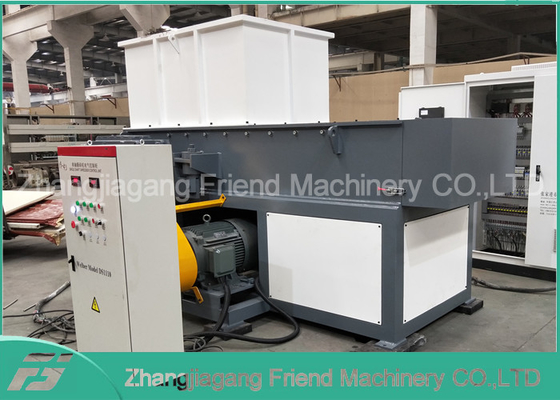 Un buon prezzo. macchina di plastica del frantoio della bottiglia di acqua dello spreco di 37kw 500kg/H a basso rumore in linea