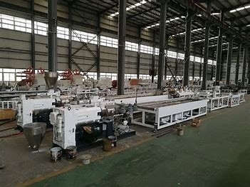 Un buon prezzo. 150kg/H doppia linea conica dell'estrusione di profilo della vite WPC in linea