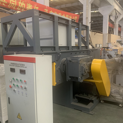 Un buon prezzo. controllo di riciclaggio di plastica dello SpA del frantoio della trinciatrice dell'asse del doppio 2000kg/H in linea