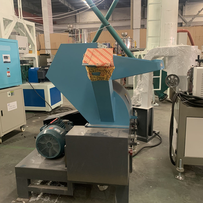 Un buon prezzo. macchina 1300kg/H del frantoio del PVC di spessore della parete di 10mm a basso rumore in linea