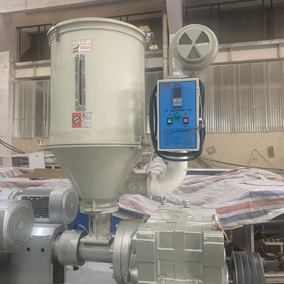 Un buon prezzo. Linea di plastica completamente automatica singola vite dell'estrusione di profilo del rattan WPC in linea