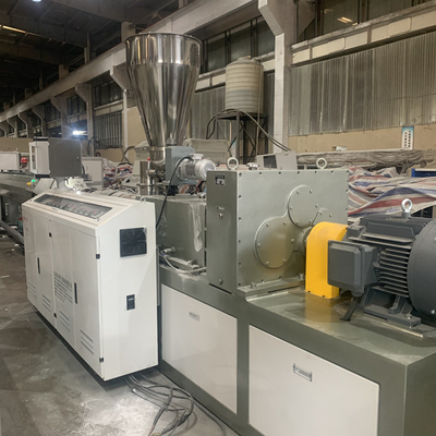 Good price Il PVC spolverizza la macchina di plastica 6m/Min del tubo dell'acqua elettrica in linea