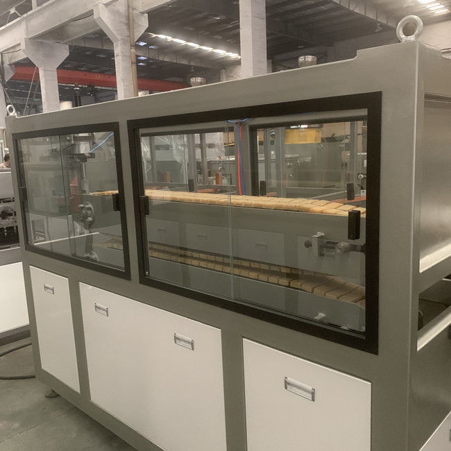 linea di produzione di plastica del tubo di 1600mm per la rete fognaria 4