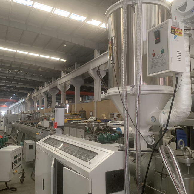 linea di produzione di plastica del tubo di 1600mm per la rete fognaria 0