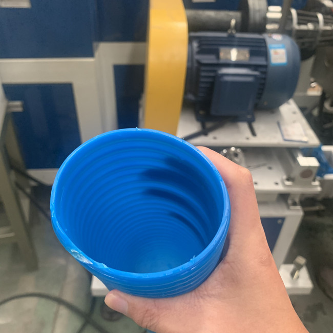 Linea dell'estrusione del tubo del PE della macchina del tubo flessibile di spirale del motore di Siemens dei granelli del PVC 4