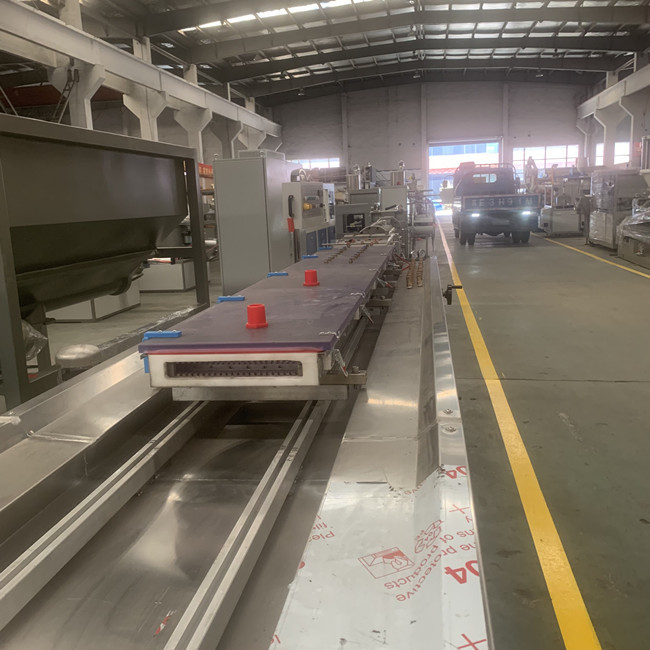 linea larghezza dell'estrusione del pannello per soffitti del PVC di capacità 300kg/H di 250mm 1
