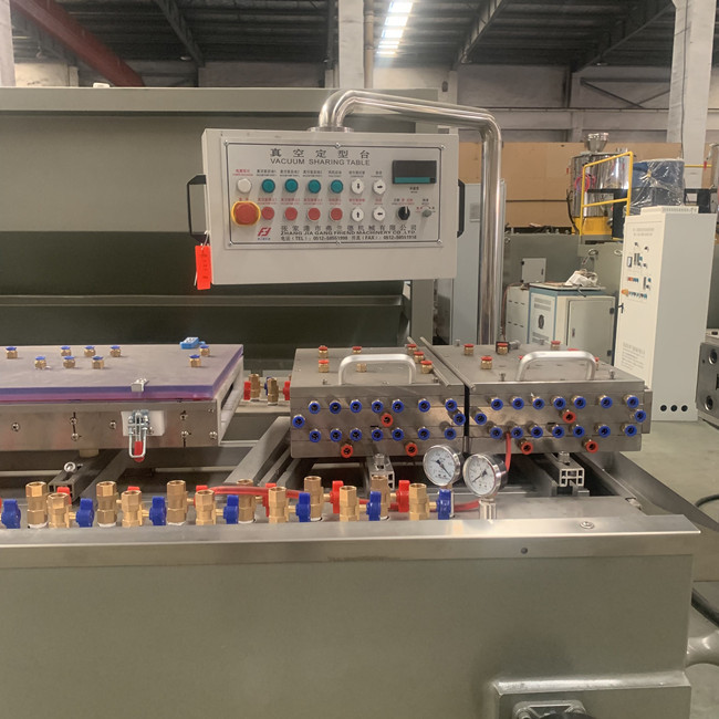 Vite del doppio di produzione di profilo della porta della finestra del PVC UPVC WPC 2