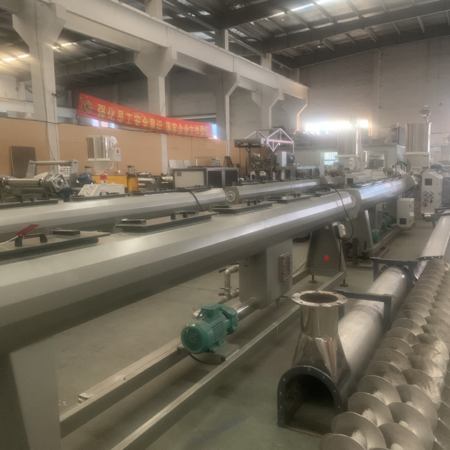Macchina di plastica completamente automatica del tubo del PE 100kg/H con l'invertitore di ABB 2
