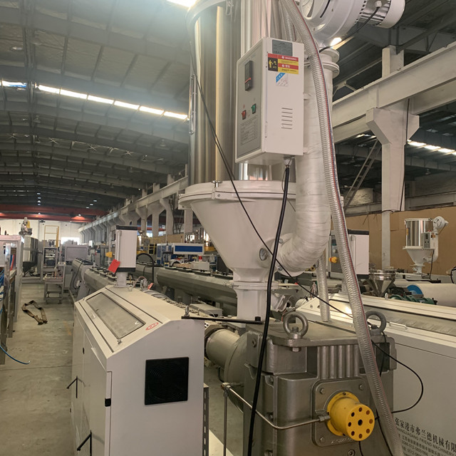 Linea di produzione del tubo del polietilene dello SpA 630mm PPR formazione di vuoto 0