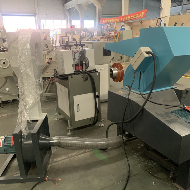 macchina 1300kg/H del frantoio del PVC di spessore della parete di 10mm a basso rumore 5