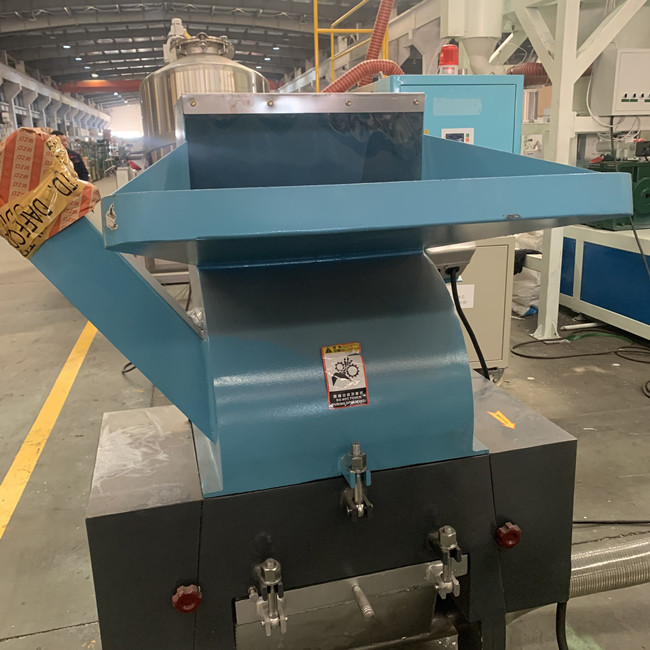 macchina 1300kg/H del frantoio del PVC di spessore della parete di 10mm a basso rumore 1