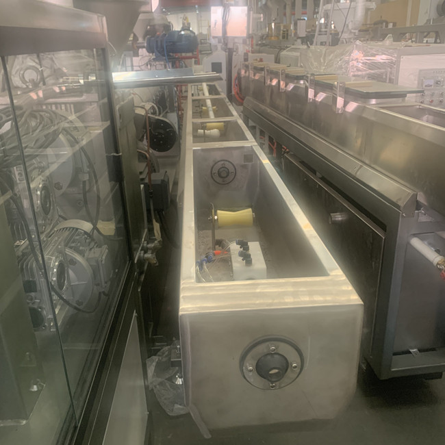 tubo dell'irrigazione a goccia di 2000mm macchina di plastica del tubo dell'HDPE di 3 strati 2