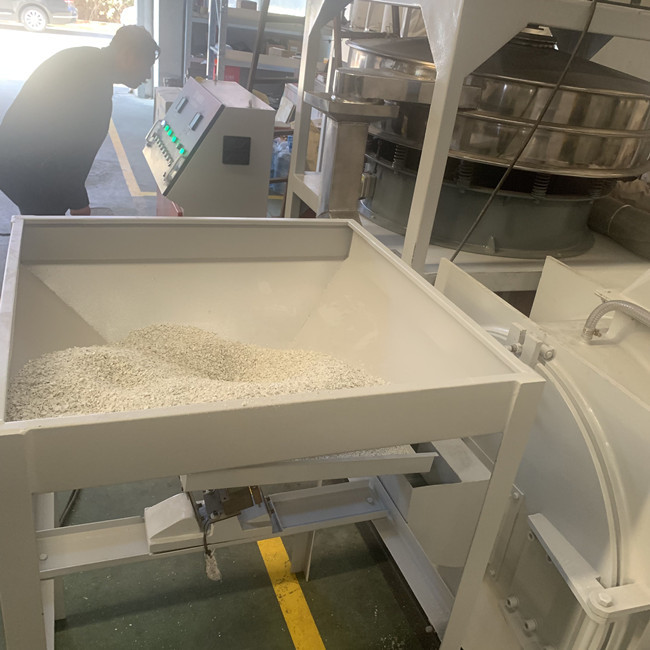 Capacità di lavorazione industriale della macchina 300kg/H del Pulverizer del PE del PVC dei pp alta 5